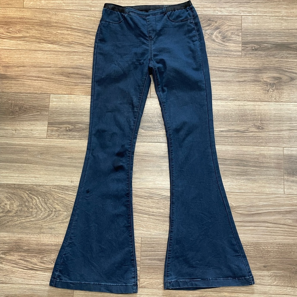 BLANKNYC Trendy bell bottom jeans